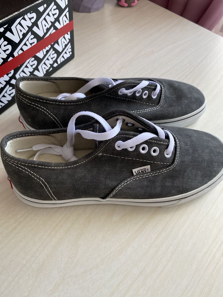 Кеди vans authentic