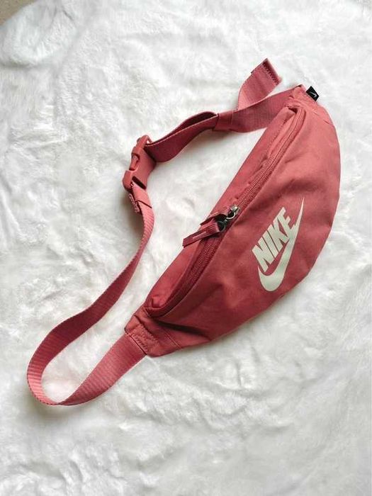 Nerka saszetka duża brudny róż koralowa Nike XL damska uni