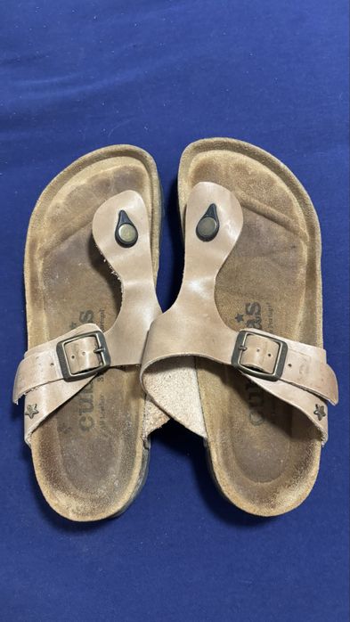 Chinelos cubanas bejes em muito bom estado! com muito pouco uso,