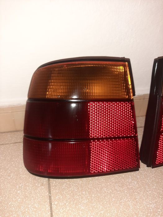 Farolim traseiros BMW E34.