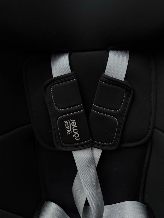 Дитяче автокрісло  BRITAX-ROMER DUALFIX i-size