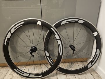 Koła Giant SL1 Aero plus zaciski.