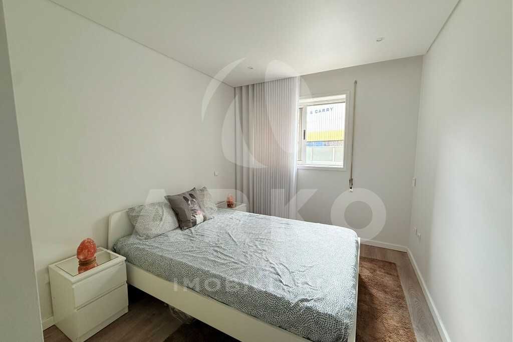 Apartamento T3 Totalmente Remodelado com Terraço em Gandra, Paredes