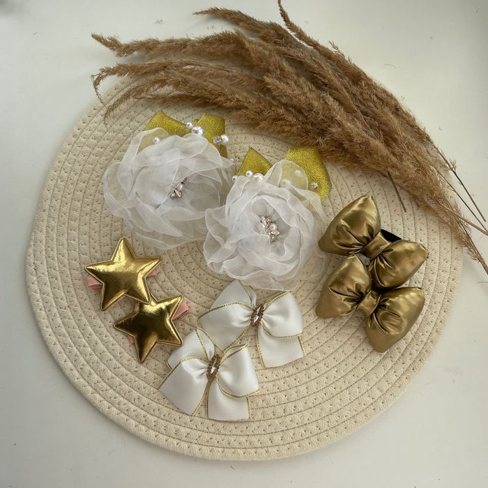 Набір святкових бантиків та аксесуарів для дівчаток