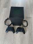 Xbox Series X z dwoma kontrolerami