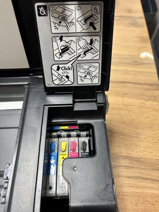 Кольоровий принтер Epson Stylus SX130