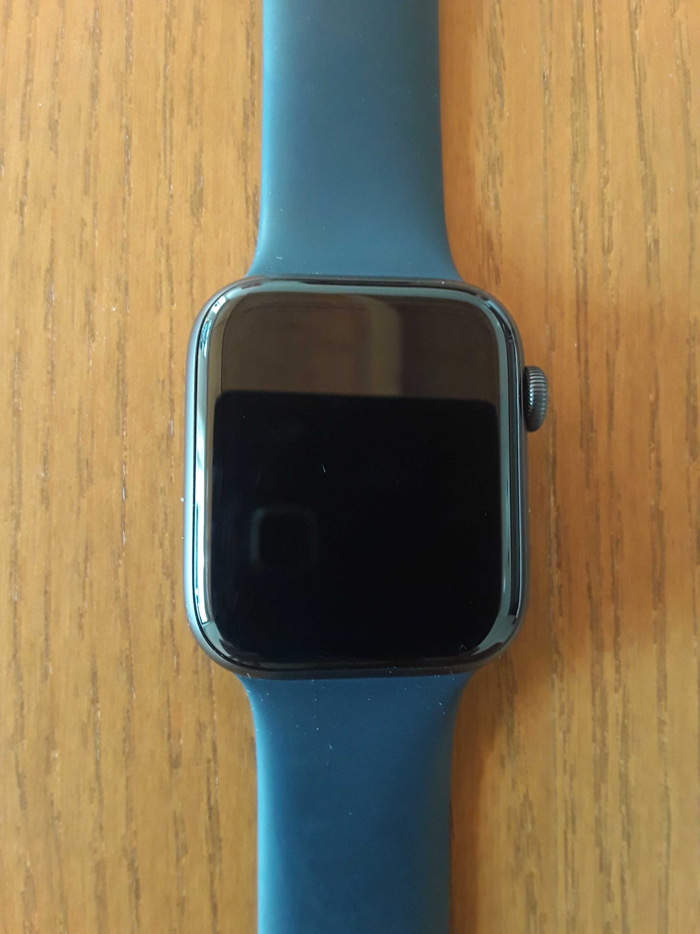 Apple Watch SE 44mm GPS + Celular