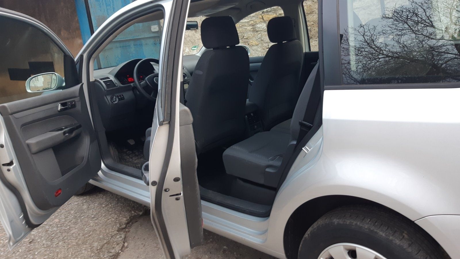 Volkswagen Touran 2003 1,6 mpi бензин