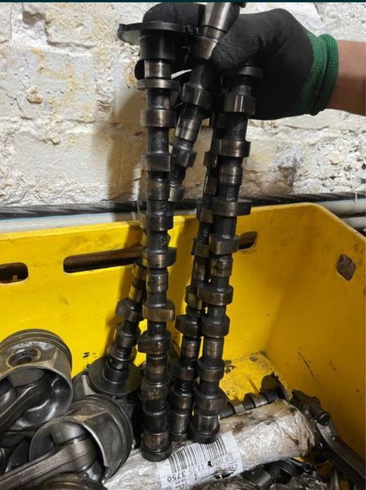 Розподільчий вал Распредвал Nissan navara d40 pathfinder r51