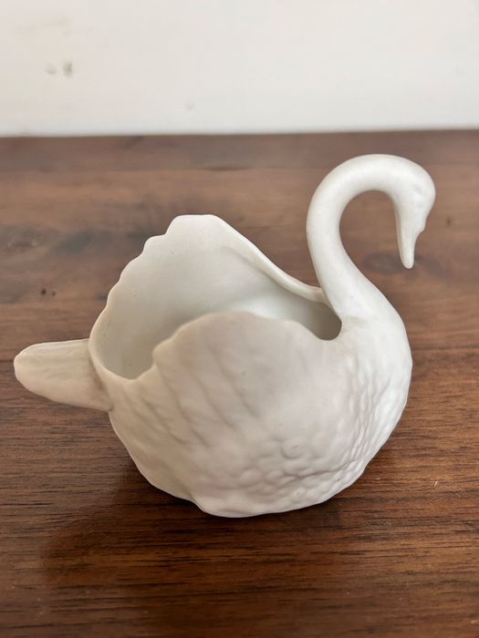 Floreira Cisne em Biscuit Vista Alegre