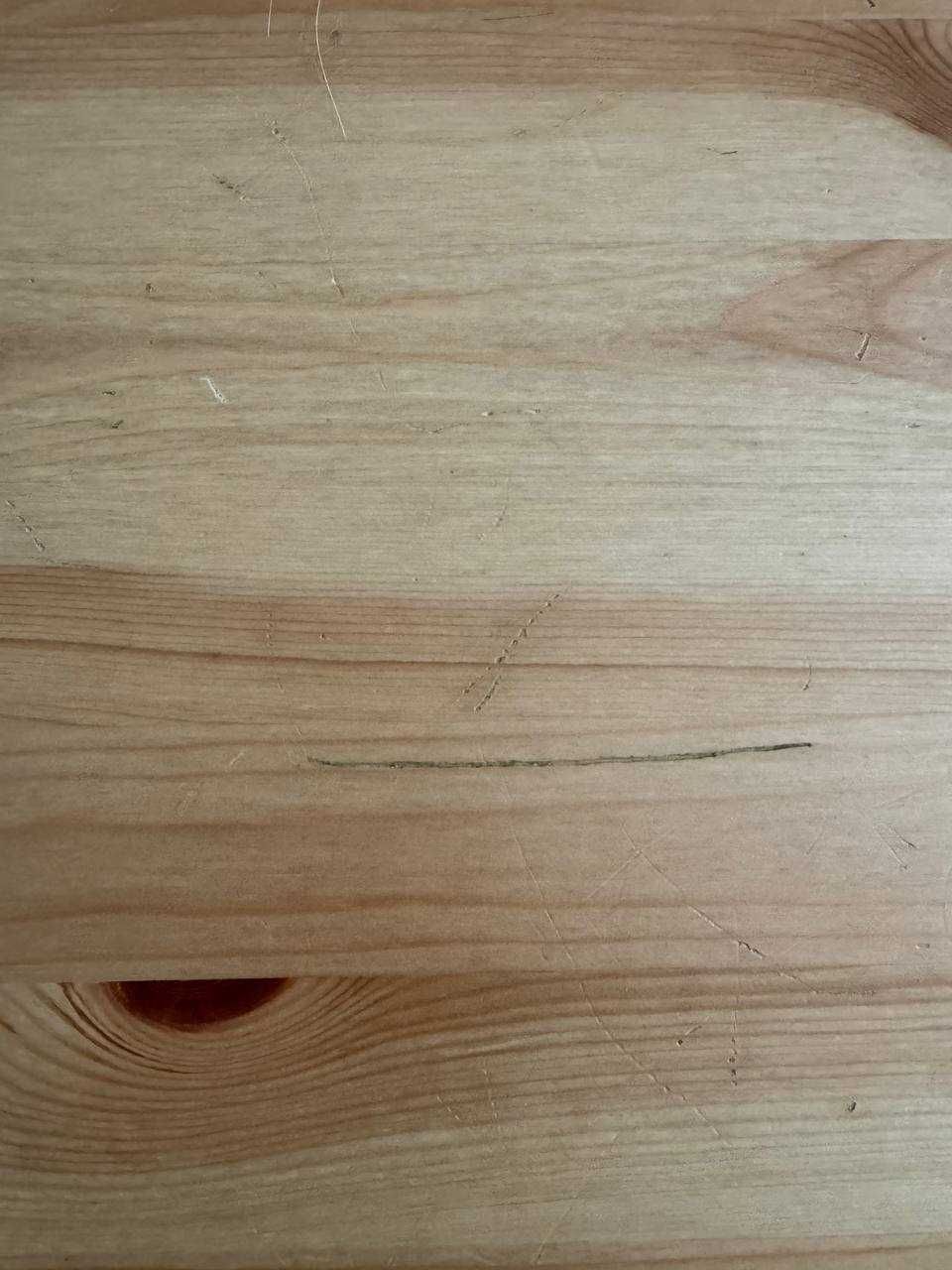 Mesa de cozinha (e gato)