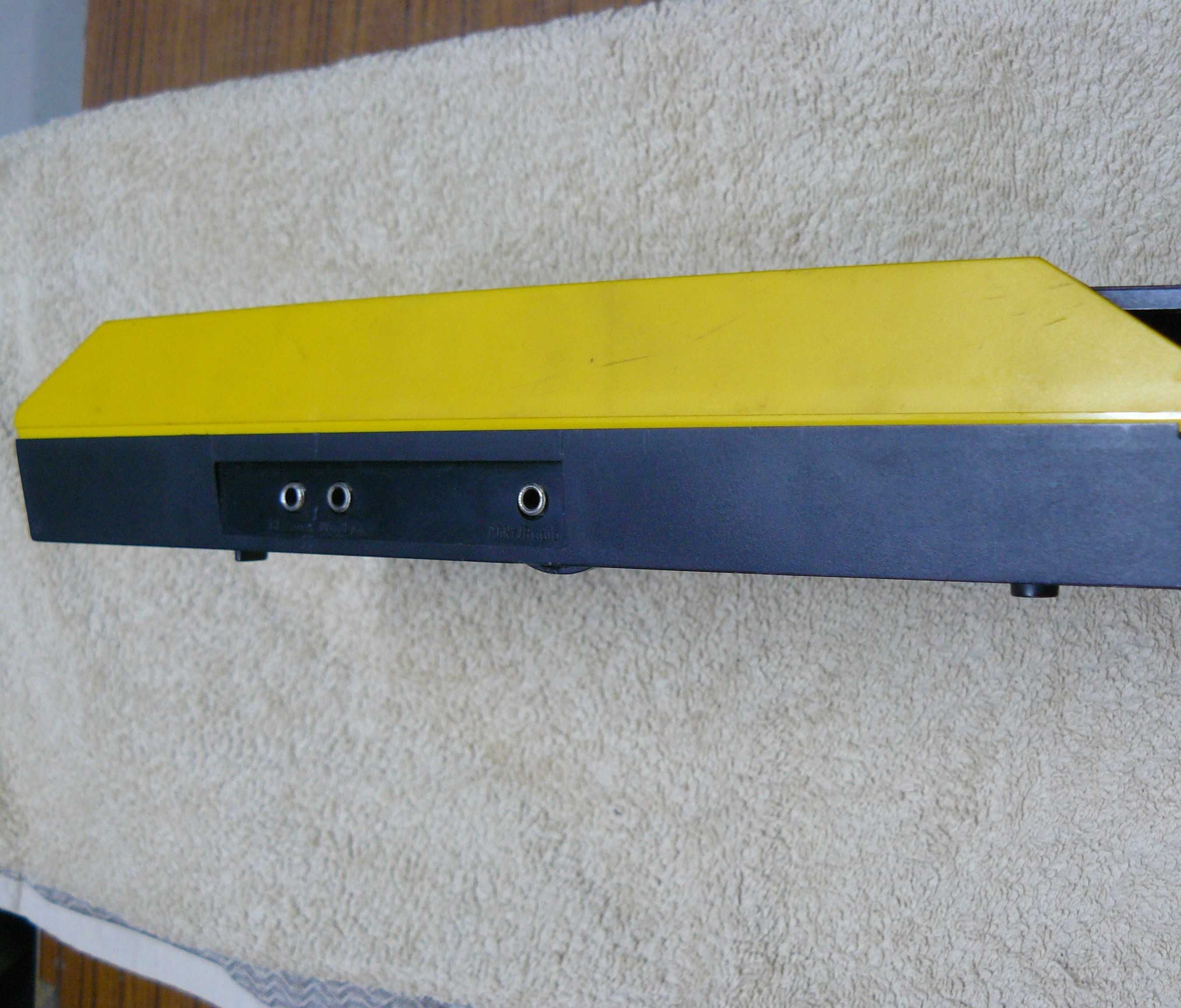 Magnetofon Unitra MK 250 z przewodem i kasetą z PRL-u