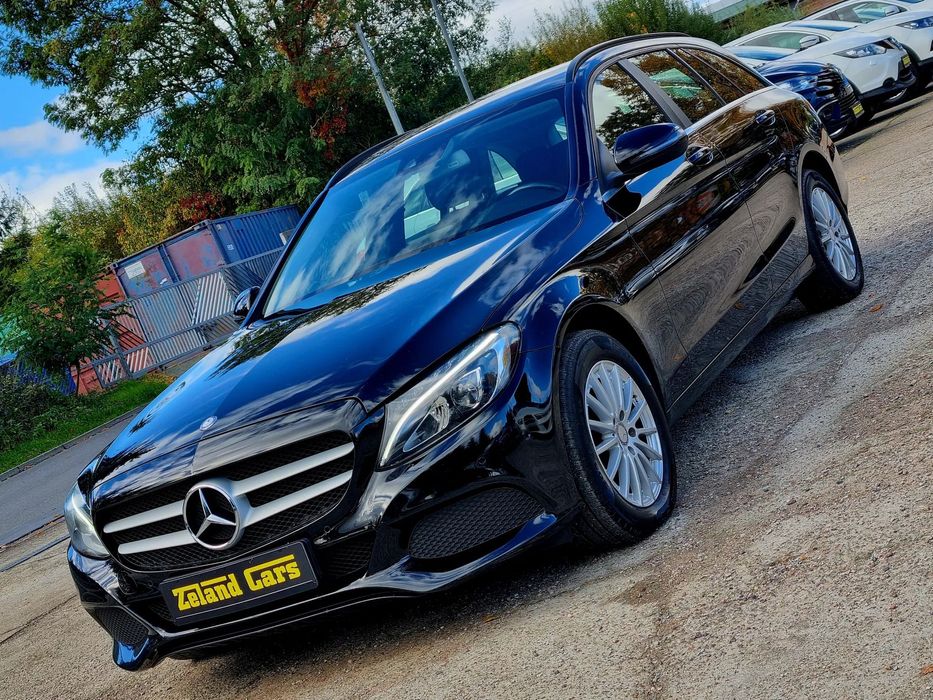 Mercedes-Benz Klasa C LED BiXenon Serwis Navi Climatronic Parktronic Kamera Gwarancja!