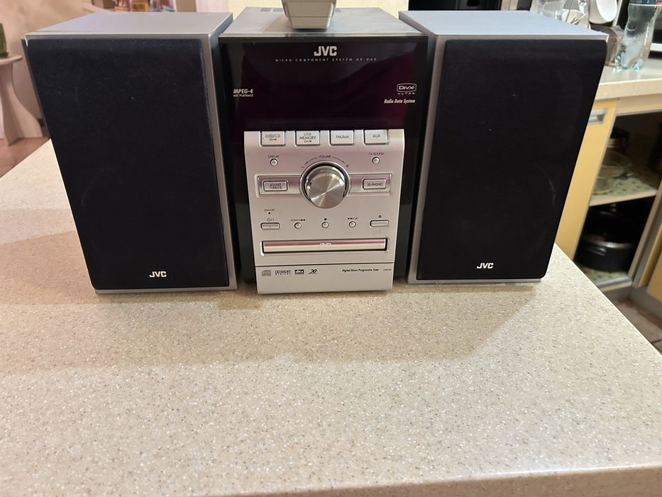 Музыкальный центр JVC UX-G68.