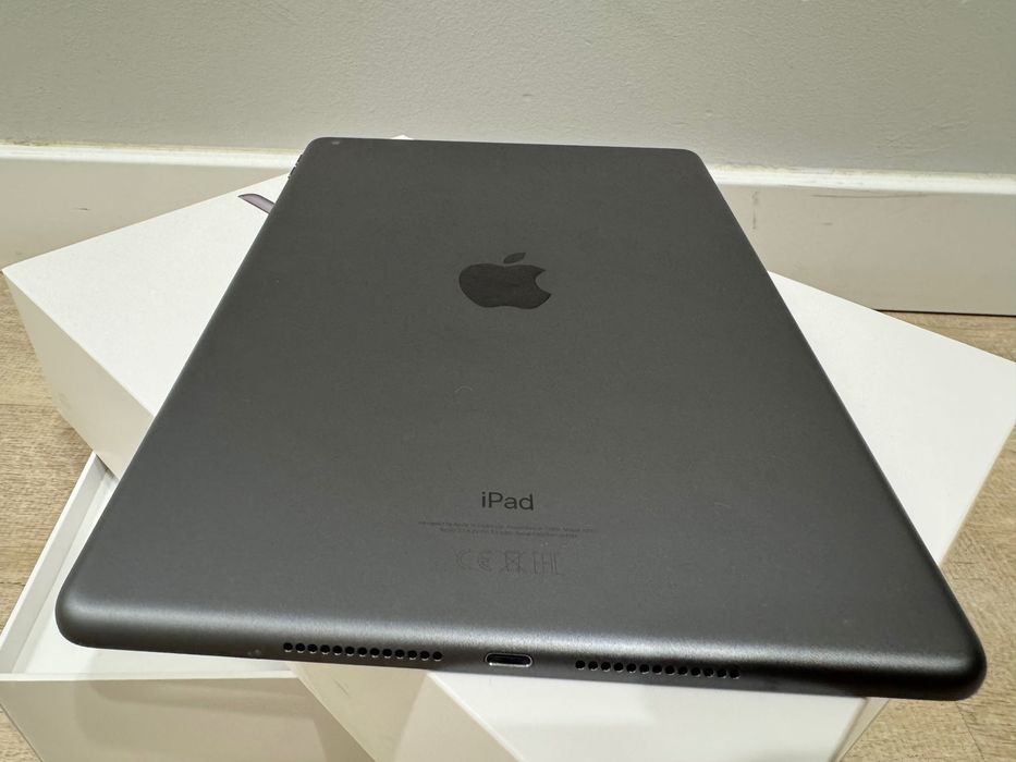 Tablet Apple iPad (7th Gen) 10,2",  32 GB Gwiezdna Szarość, Super Stan