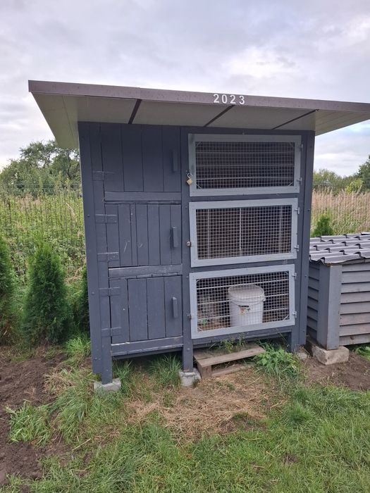 Duża ocieplana klatka dla królików