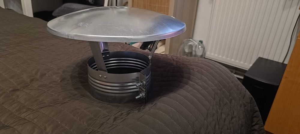 Daszek na komin DA fi 150 z obejmą wywietrznikowy