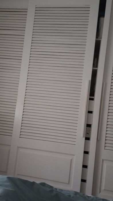 Portas de roupeiro em madeira maciça