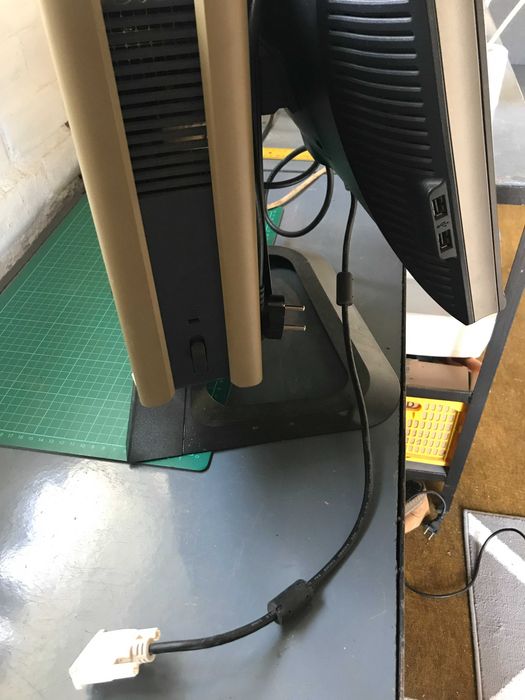 Komputer Dell jednostka centralna i monitor