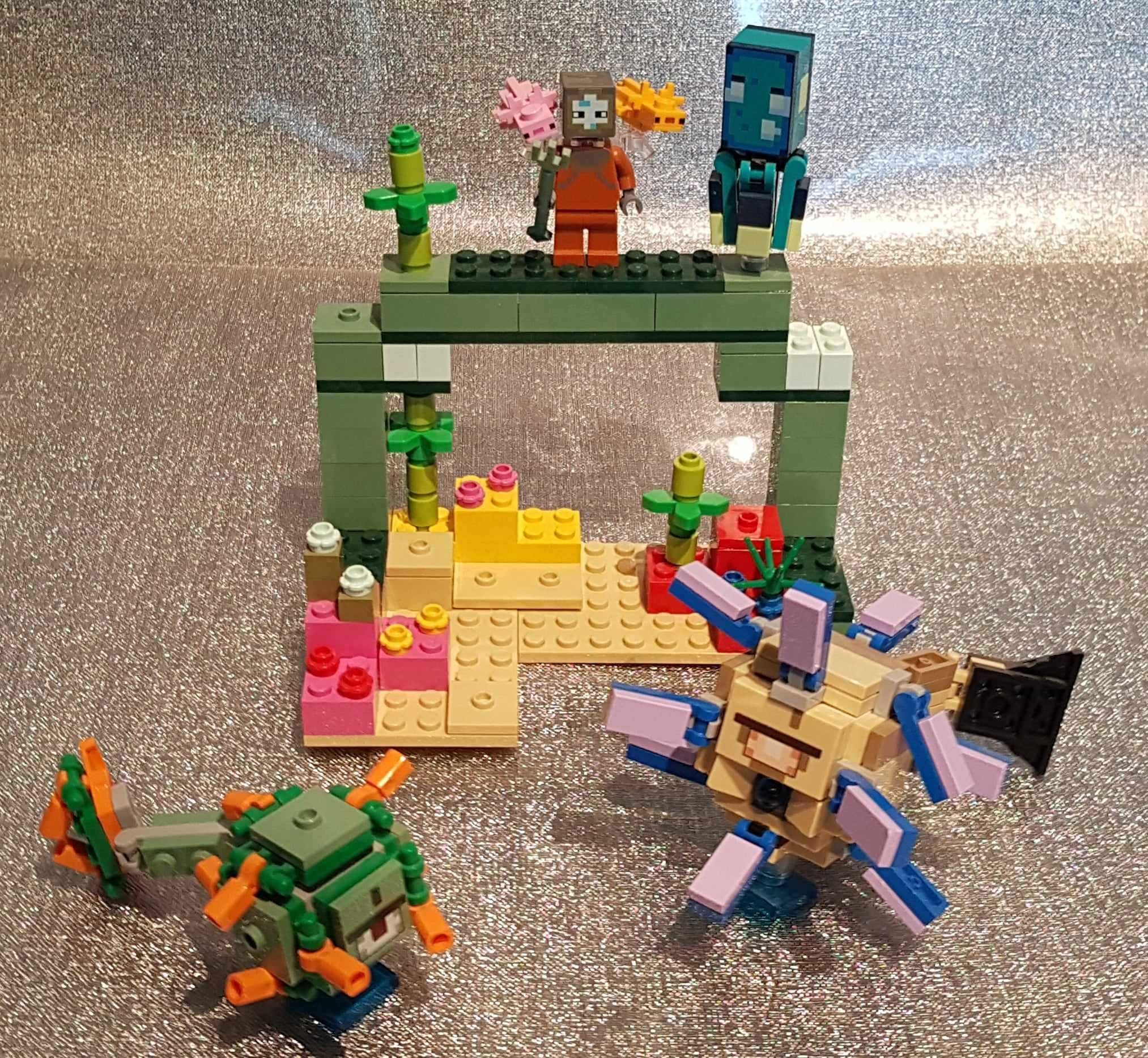 Lego Minecraft 21180 Walka ze strażnikami