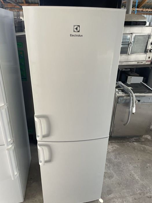 Холодильник-морозильник Electrolux KNT3LE31W2  ( А200603 )
