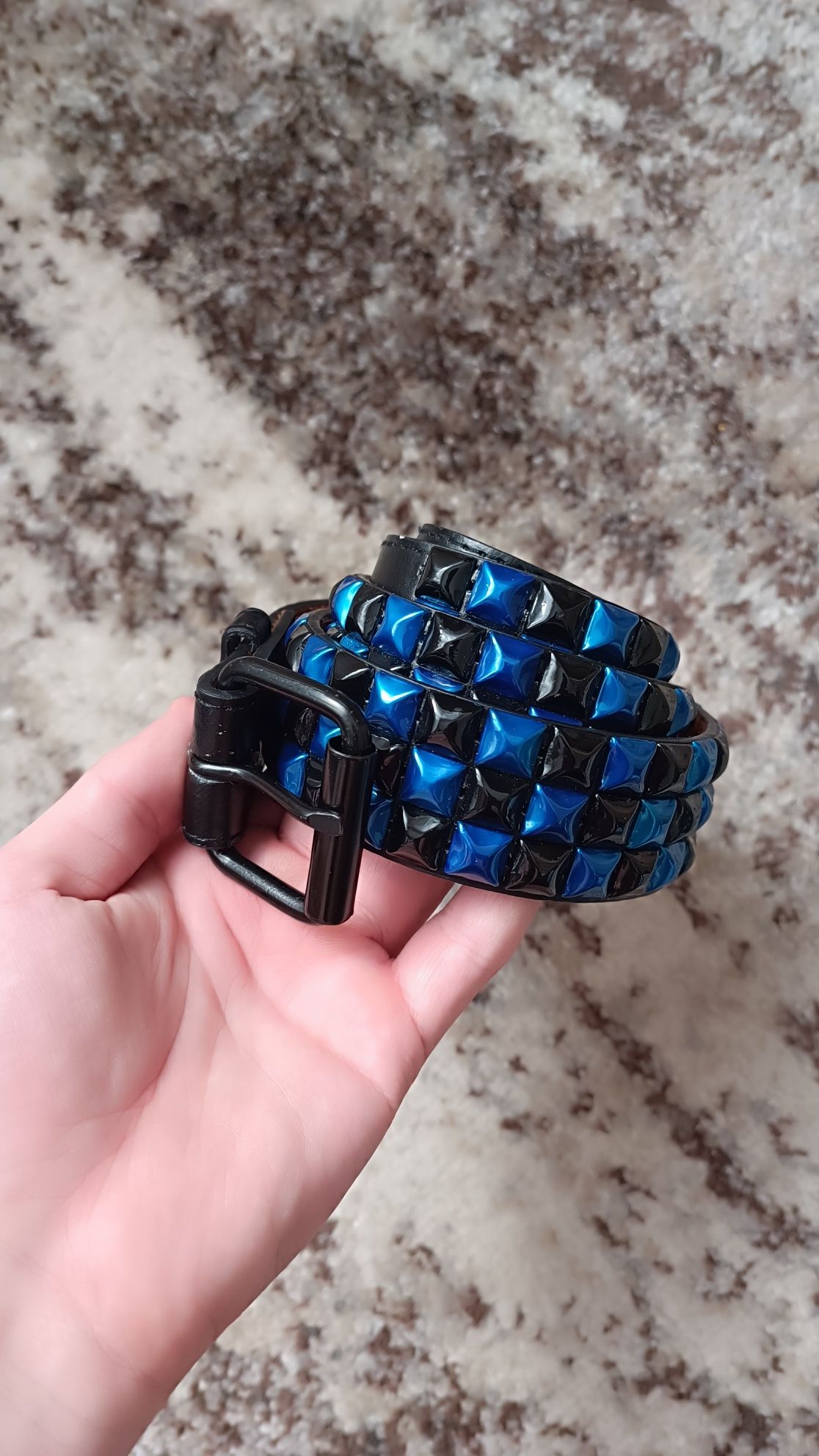 New Rock type punk belt with metal pyramids