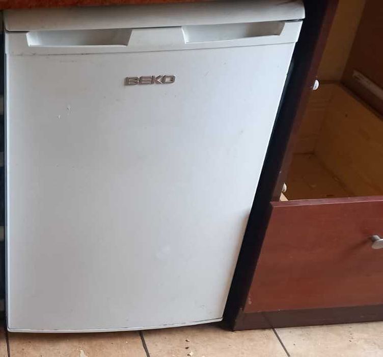 Lodówka podblatowa z zamrażarką BEKO
