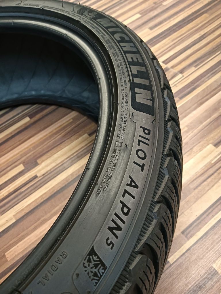 235/40/18 Michelin pilot Alpin 5 /Opony zimowe komplet