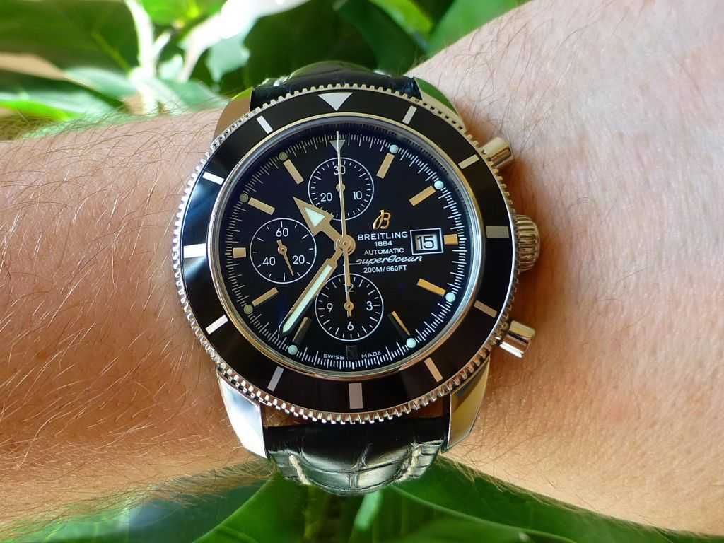 Крупный Breitling Superocean Heritage 46 mm.