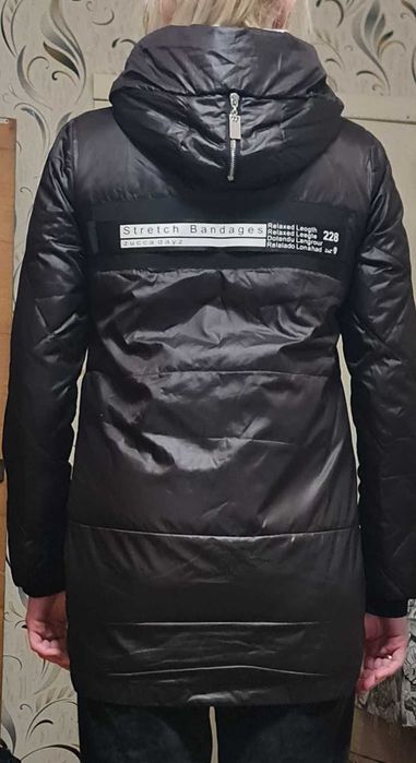 Продам куртки зимові.Обидві майже нові,одягалися пару разів,