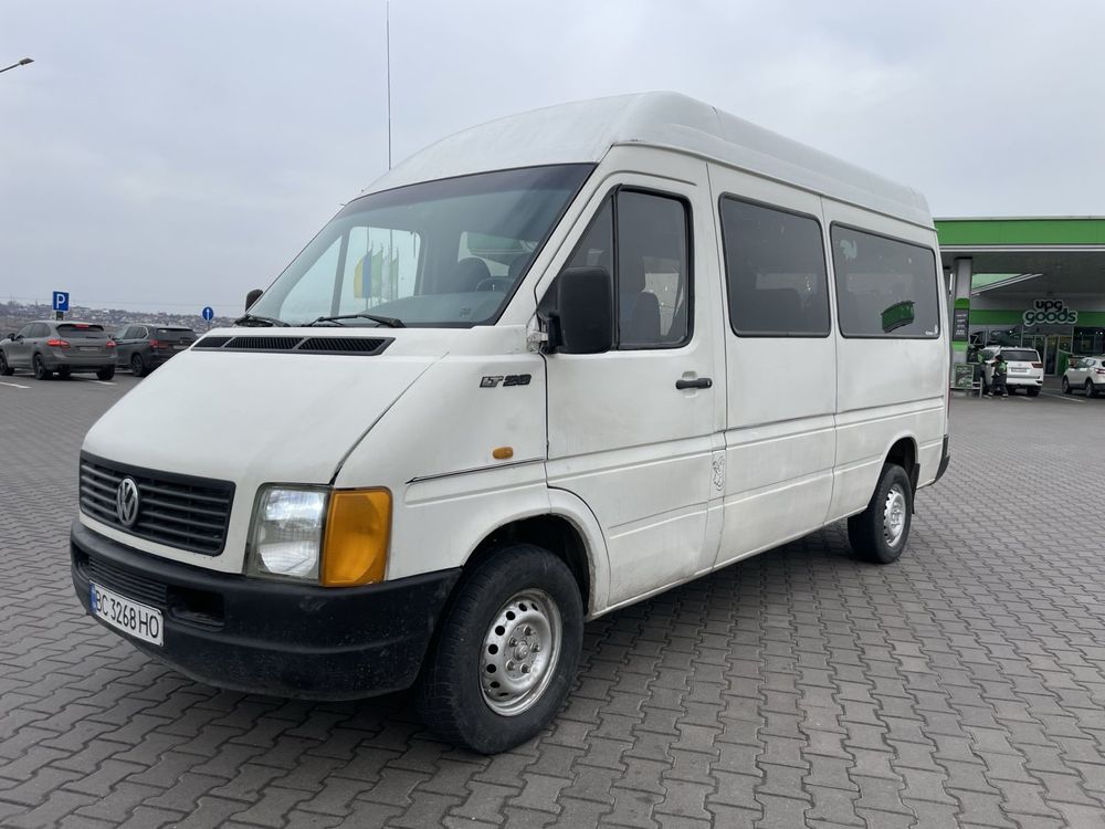 Volkswagen LT28 2.5 дизель пасажир 9 місць