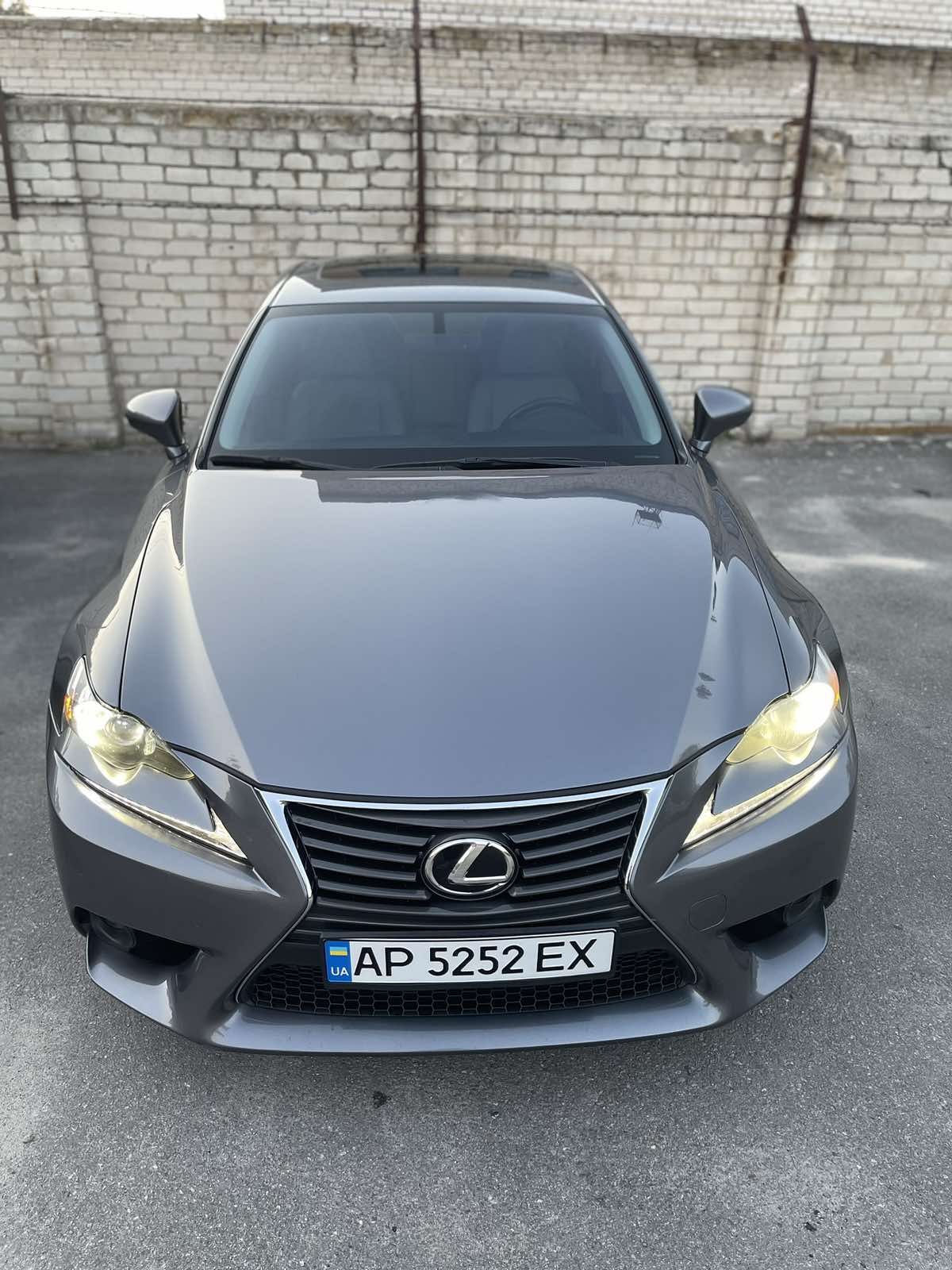 Lexus IS 200t/ відмінний стан