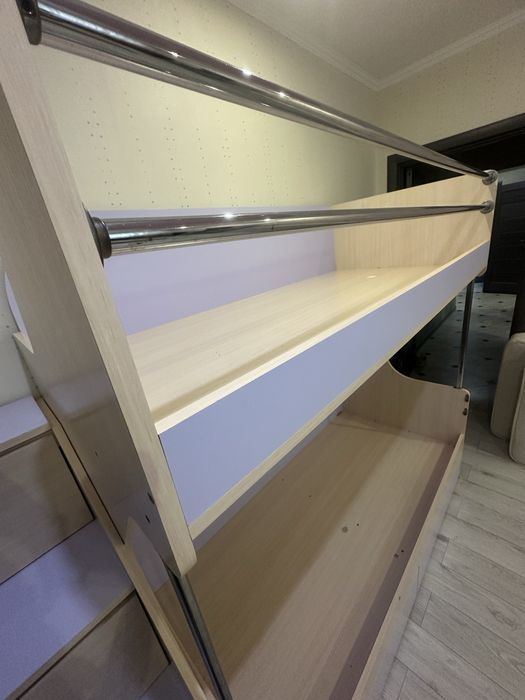 Продам двоярусне ліжко