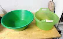 2 alguidares verdes grande e medio