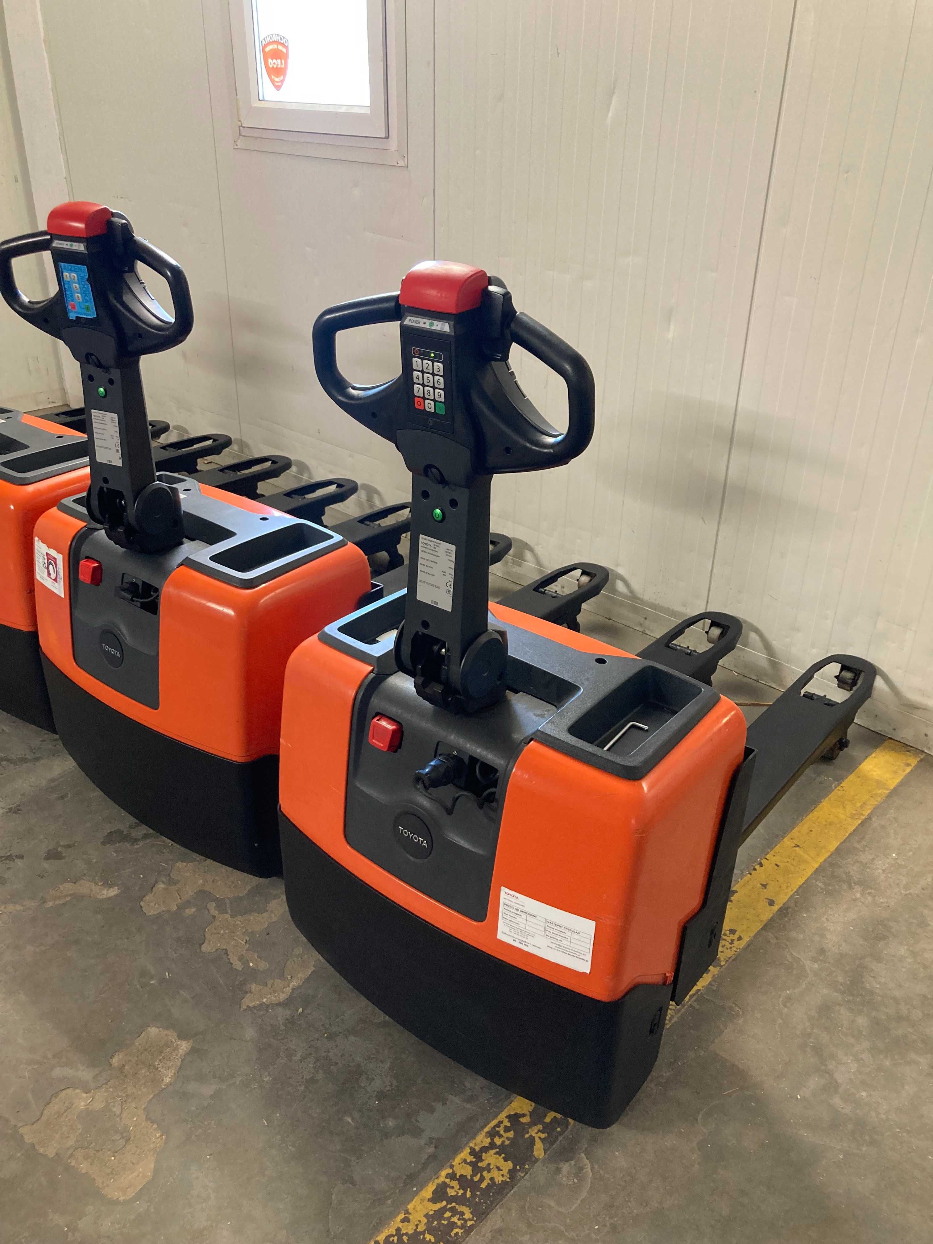 Paleciak elektryczny Toyota LWE 130