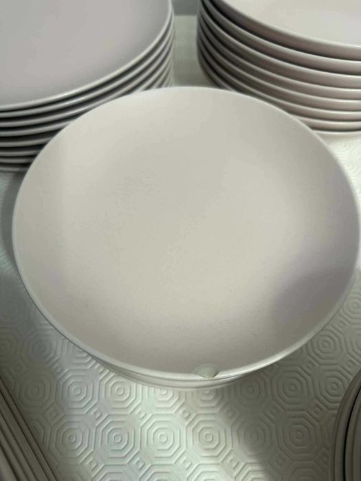 Ikea Fargklar różowy serwis 40 sztuk