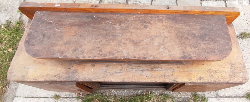 Stara drewniana toaletka regał