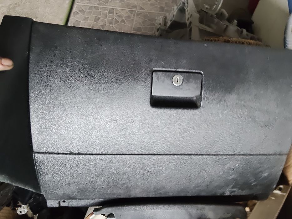 Porta luvas golf 4 e forras da mala e plásticos interiores