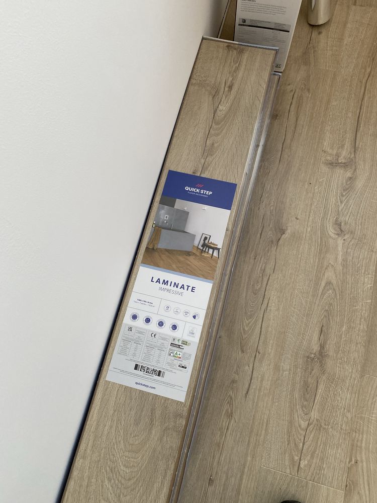 5.5m2 panele QUICK STEP 1847 dąb beżowy