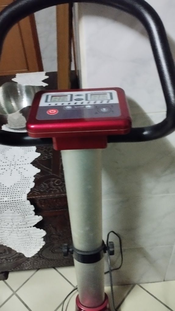 Plataforma vibratória oscilante