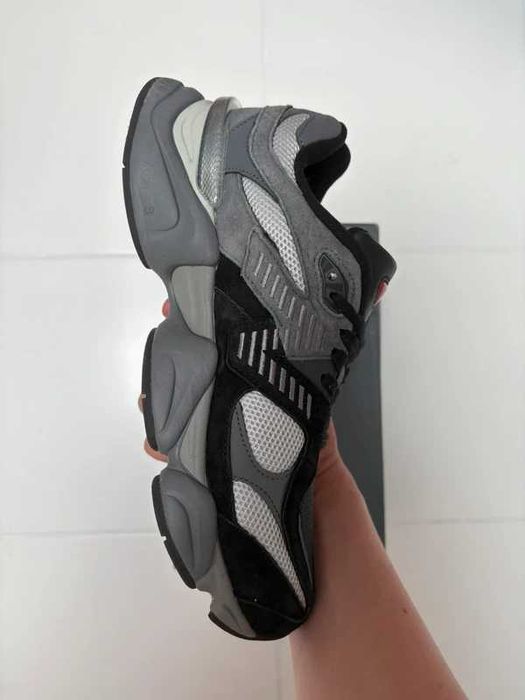 Buty damskie Trampk New Balance 9060 Black Castlerock Grey R.43