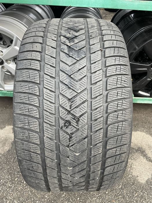 315/30R22 Pirelli Scorpion Winter