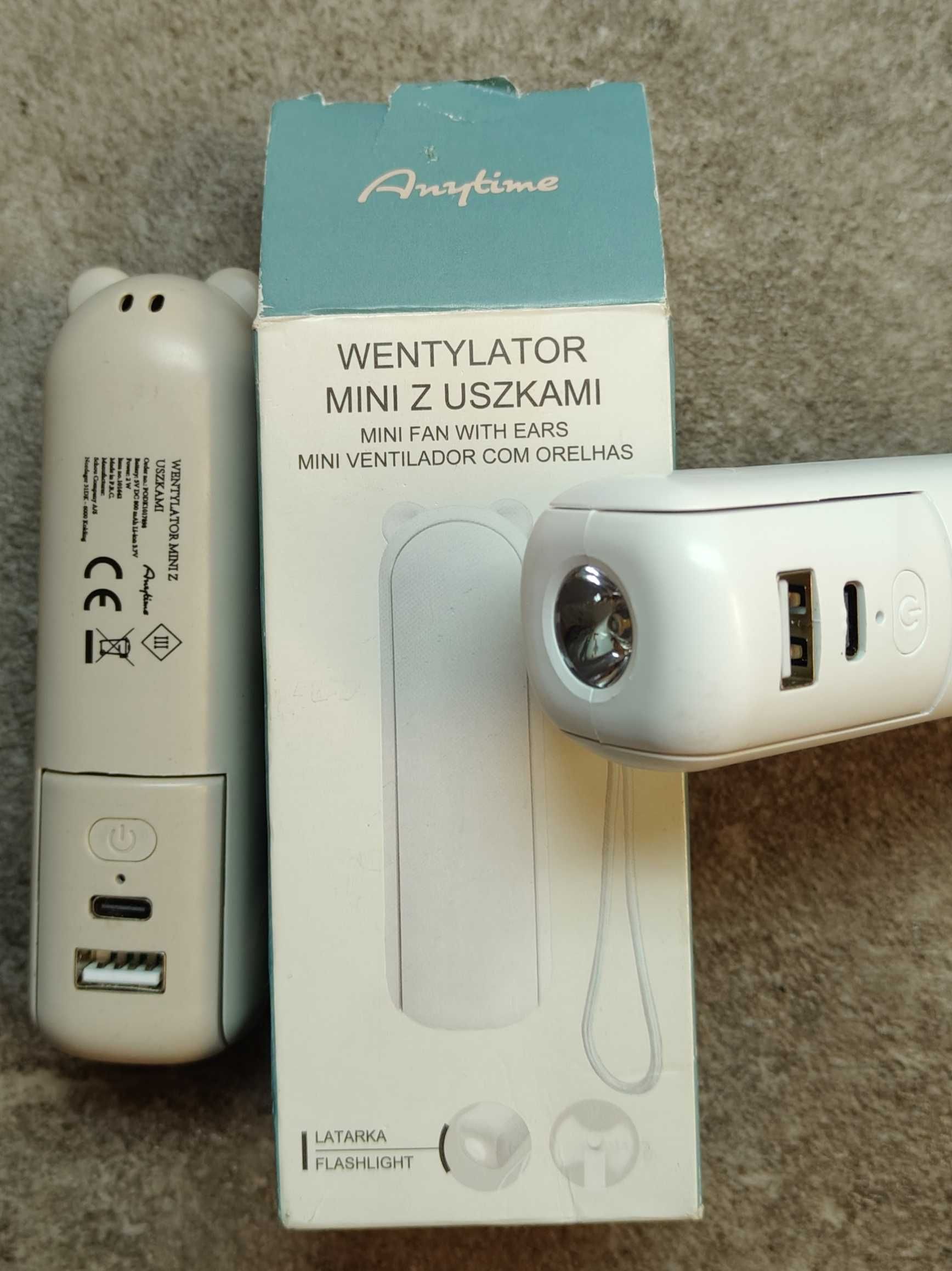 Mini wentylator usb idealny w podróży z latarką nowy