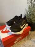 Nike reposto (21/22/23.5/25) -29€
