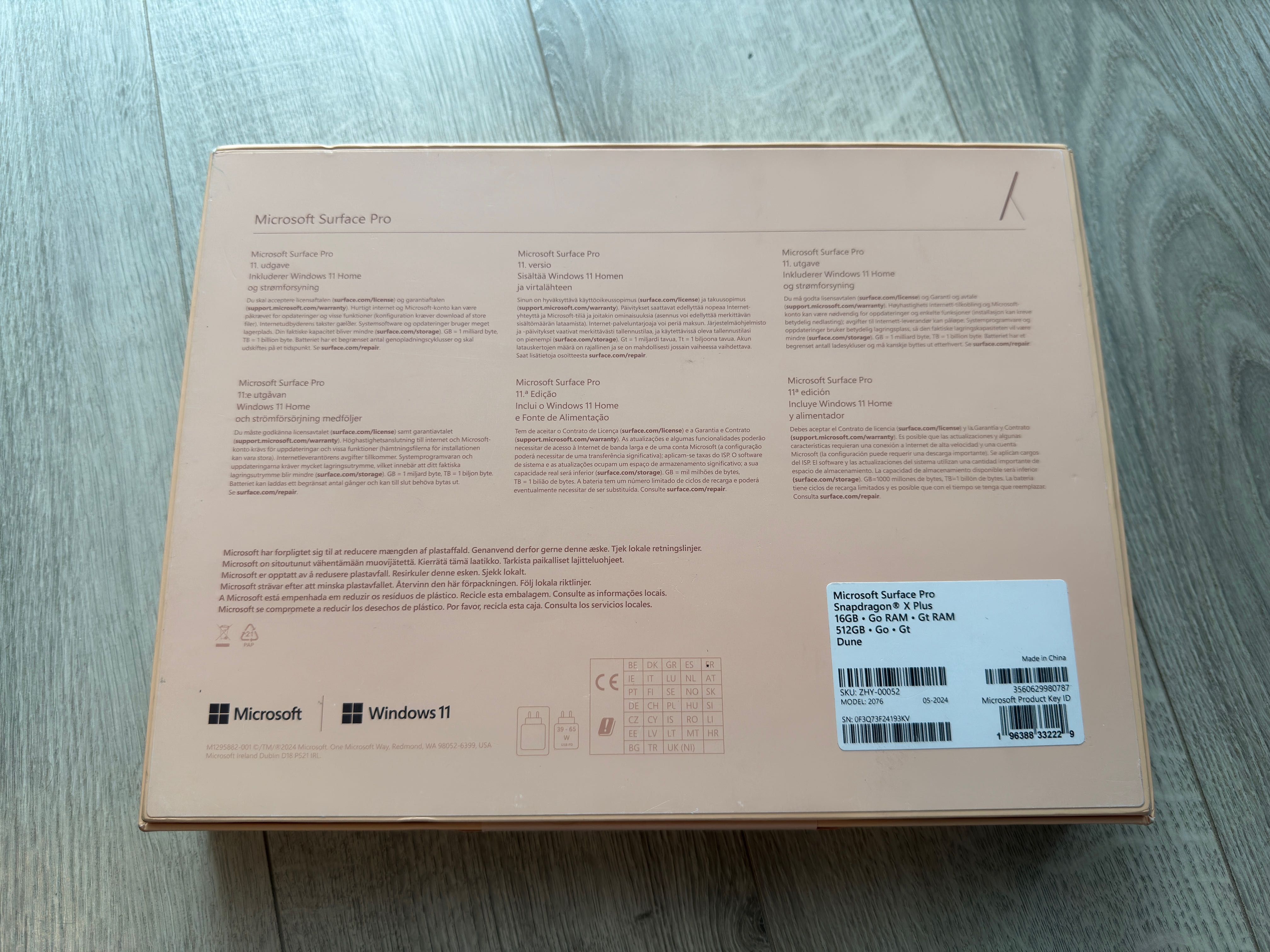 Microsoft Surface Pro 11 13" Snapdragon X Plus 16/512 Złoty Klawiatura