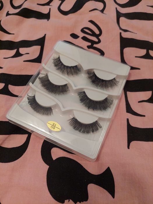 Sztuczne rzęsy mega volume