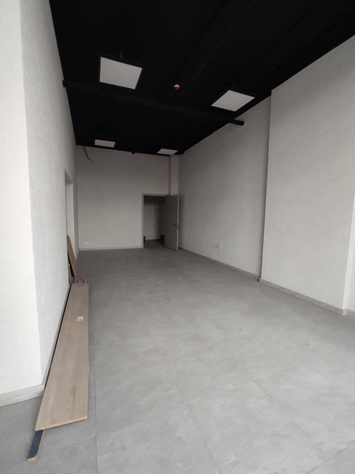 Універсальне комерційне приміщення в БЦ ITOWN — 900 м² в центрі міста!