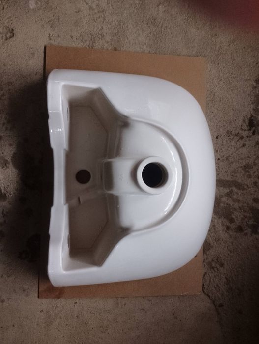 Sprzedam umywalkę Roca Zoom Madalena