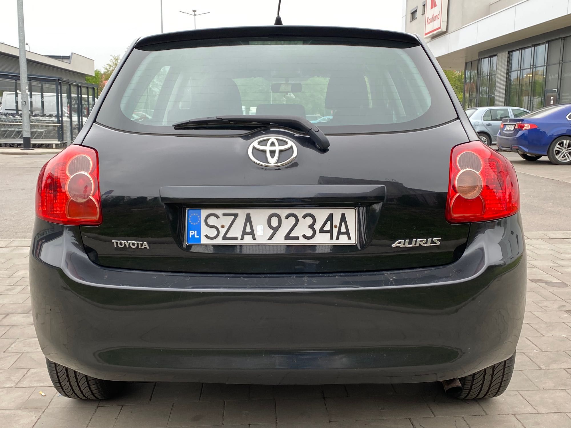 Toyota Auris | 1.4 | Pierwszy właściciel w kraju | 2008 |