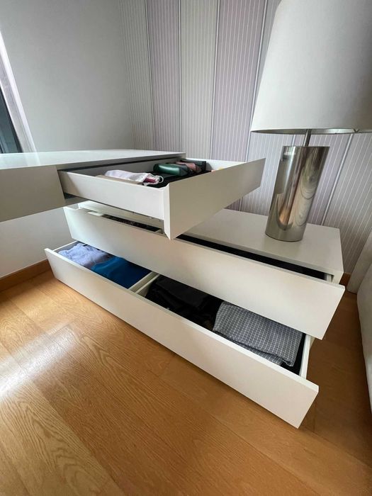 Cómoda + Secretária